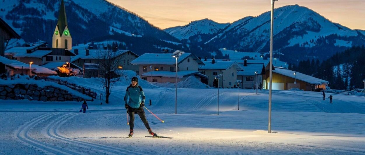 La primera pista de esquí de fondo iluminada con energía solar no quedó muy bien