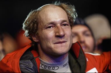 Odermatt: Si Lindsey Vonn corre con una rodilla ortopédica, ¿por qué yo no con espinilleras?