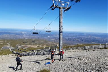 El Ayuntamiento reacciona y empieza la revisión del telesilla de Sierra  de Béjar
